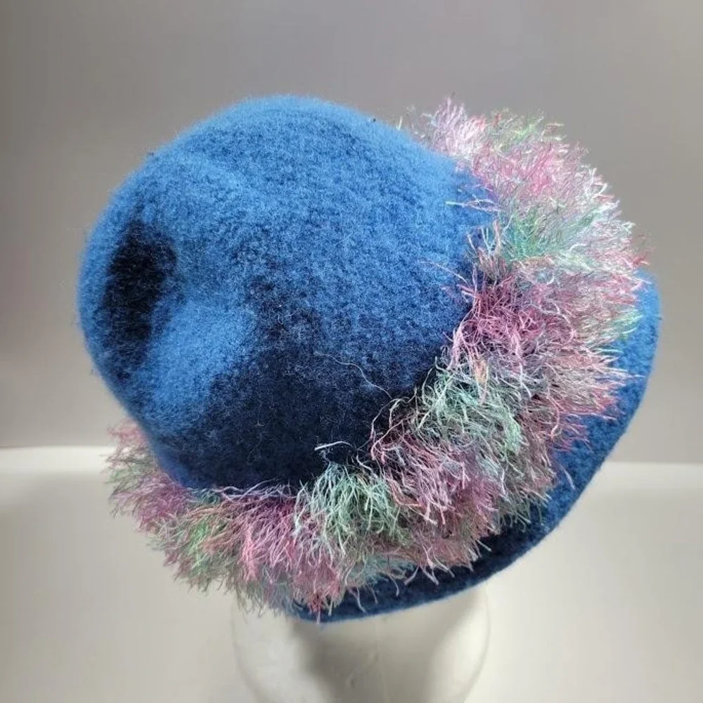 Fur Trim Hat Cloche Fitted One Size Blue Multicolor Felt Womens Winter Cozy